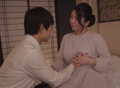 Món quà bất ngờ của mẹ kế cho cậu con trai vừa mới tốt nghiệp ra trường - Phim sex không che full HD VLXX JAV