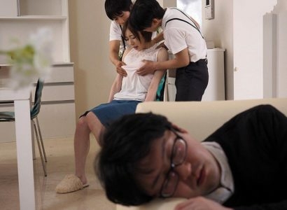 Dì trẻ và 2 đứa cháu trai nghịch ngợm đến nhà chơi - Phim sex không che full HD VLXX JAV